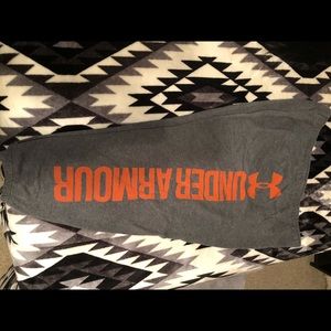 Under armour Capri sweats sz large